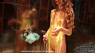 areana fox in glowstick experiment behind the scenes.