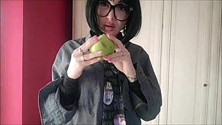 Lavinia is still beautiful even when she is dressed as a man