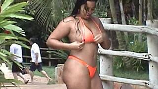 Sexy amateur shows pussy in public park in Caldas Novas with big ass and natural tits