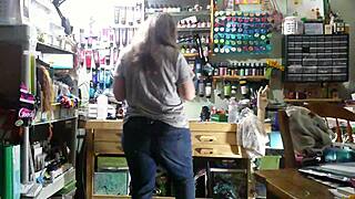 pinklippedprincess plays with toys for some homemade milf fun