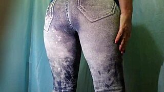 Curvy Fat Amateur Pees in Jeans, Big Ass Fetish