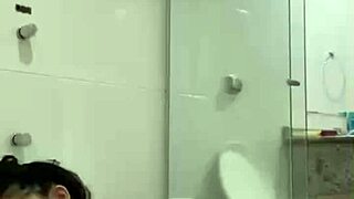 bia hot morena masturbating with shower jet