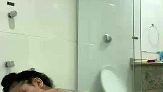 bia hot morena masturbating with shower jet