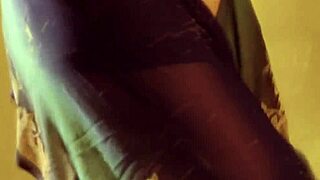 Sexy And Sensual Indian Babe Dancing Solo!