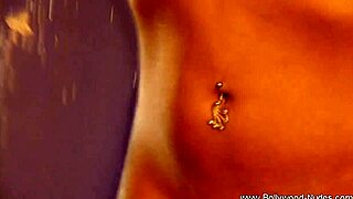 Sexy And Sensual Indian Babe Dancing Solo!