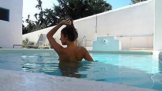 I'm melena maria squirting my pussy