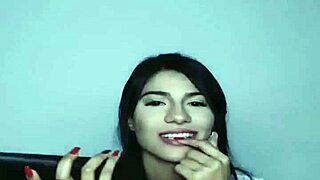 Victoria Lopez dansează seducător pe Bigo Live Instagram