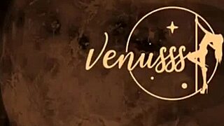 Ruivinha Safada Convida A Amiga Para Conhecer Sua Casa E Acaba Ganhando Uma Gozada Na Boca - Venusss E Itsrussa