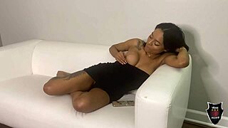 Ava Valentina Rim Jobs and Sucks Big Cock