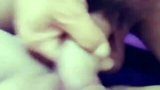 Amateur takes a sexy selfie