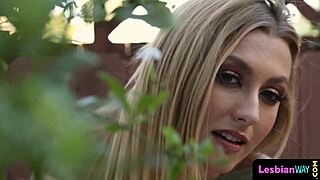 Babe Gets Rimmed After Twerking in Threeway!