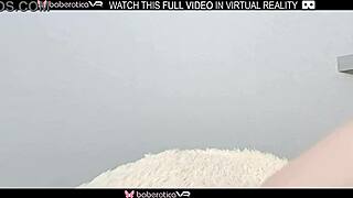 Can this solo blonde babe rub her clit in vr?