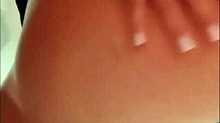 Redhead big ass masturbates, cums hard?