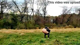 Stahování kalhot nevlastní mámě na veřejnosti - legrační tabu zábava!