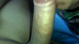 novim safado gives blowjob to small tits guy