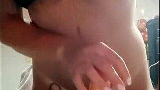 Redhead big ass masturbates, cums hard?