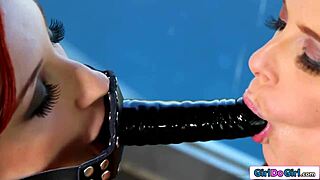 Front Row Seat Face Strapon Anal Fucking Lesbian Outdoor