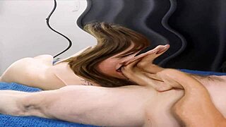 Scarlett johnson sucking cock hard on blue bedspread!