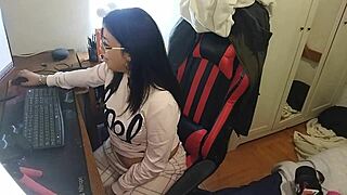 Sucking the King in Public View