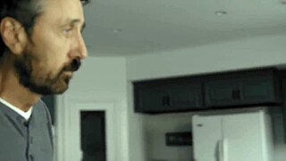 Pastorka se pretvara u prljavu kurvu za tatu. Smeđa sitna 18+ dobija jak šamar