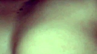 amiga madura in hotel room