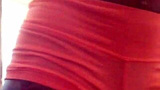 ebony twerks after showing fat cameltoe! so sexy!