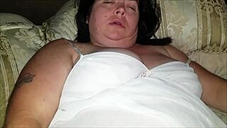 Fat girl enjoys a liquid lunch with cum play