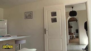 Very Hot Cougar Fucks And Has Fun