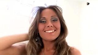 Slim young mommy girl performs anal sex and assfucking like a pro