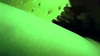 Em gái bé 15p chưa ra với bạn trai