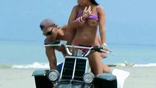 Amateur Latina beauties flaunting their big asses at the beach