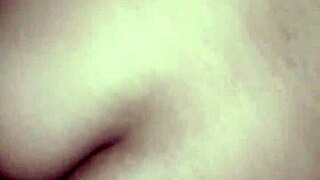 mi prima se mete en mi cama y la follo