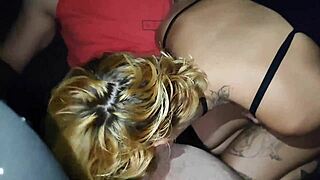 casal fode dentro do uber with big cock bareback