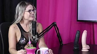 She entered the liberal world with a couple's support and wanted to meet producer Lucas Ferraz