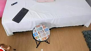 Cam-Girl Blowjob With Sex-Toys On Cam!