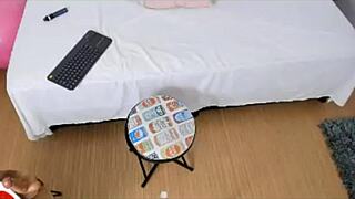 Cam-Girl Blowjob With Sex-Toys On Cam!