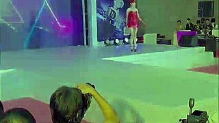 Китайская секс-кукла разошлась на выставке 2023