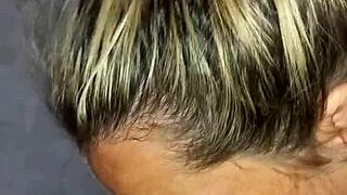 Rubia Recibe Toda La Leche en La Cara 😈