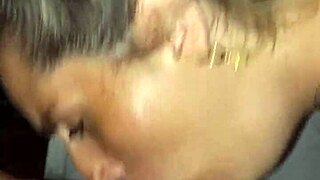 Rubia Recibe Toda La Leche en La Cara 😈