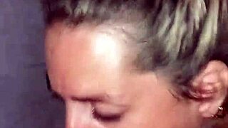 Rubia Recibe Toda La Leche en La Cara 😈