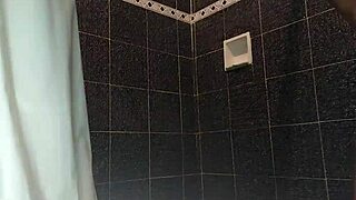 Me Fui A La Ducha A Tocarme Rico