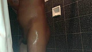 Me Fui A La Ducha A Tocarme Rico