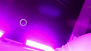 な 1● かわいすぎてもはや顔面国宝のj●【一限目】デート直後に人生初のラブホin！見つめてくるのが可愛すぎて思いっきり膣内射精【二限目】ラブホといえば「光る風呂」！水しぶきたてながらバックで突き尽くす！