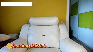 look at my neon pink skimask and big boobs on cam