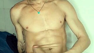 Brendo Vilhena Aliviando Na Cama