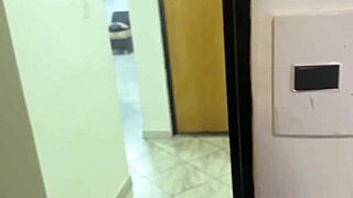 padrastro catches hijastra stuck and takes her big ass in amateur anal