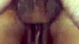 Gozando na buceta da negra do bundão