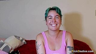 Fun strip trivia with Olivia's big tits