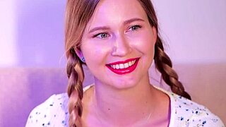 Stella Cardo shakes her sexy ass while masturbating with vibrator!