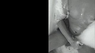 Feeling the thrill in the bathtub with a sexy Brazilian amateur and cumshot